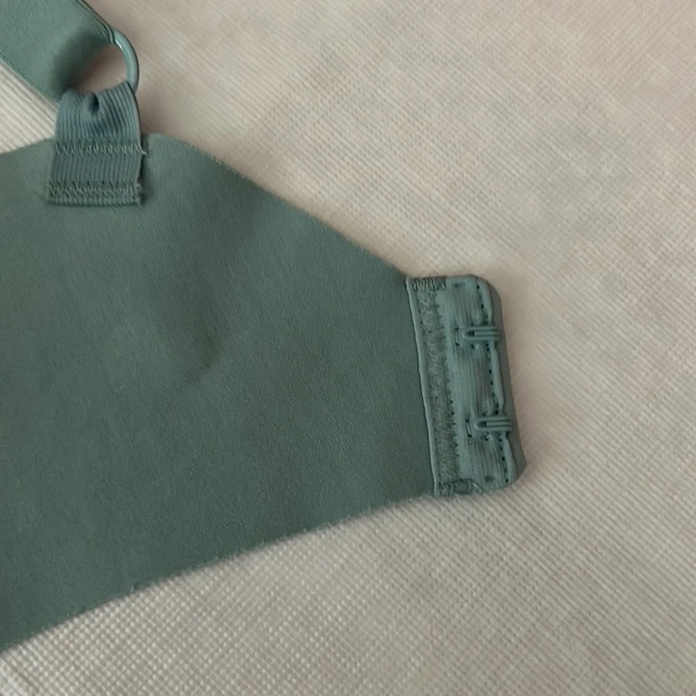 Lilyette NWT Bra - Picture 5 of 6